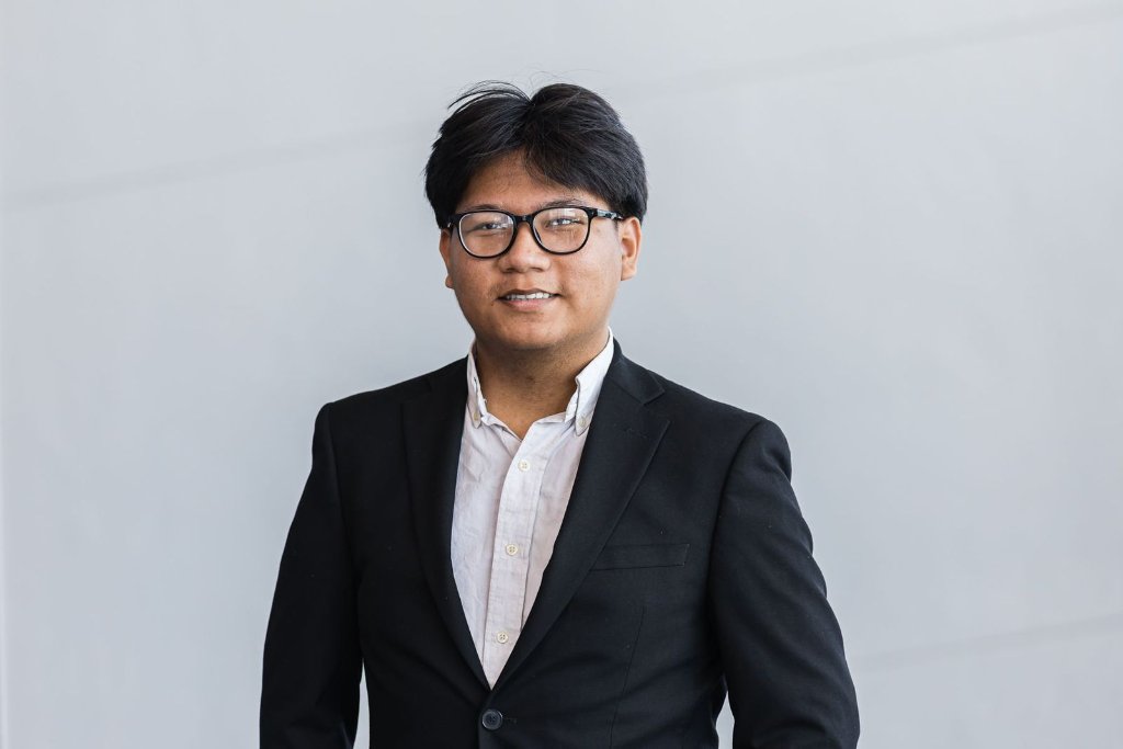 Thang Khual - About Me Thang Khual profile photo - musician and web developer based in Tulsa, OK